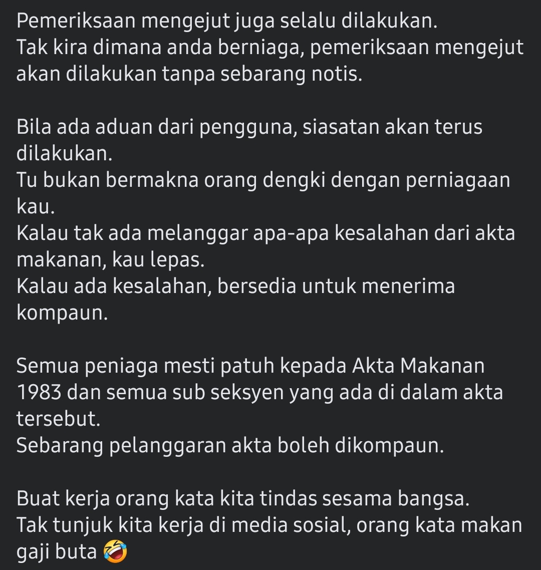 theultraimam's tweet photo. Haaa konon nak lain dari yang lain sangat air balang akuarium tu kan? Jemput baca.

Membaca amalan mulia.

Secara peribadi aku memang agak geli sikit bila air dijual dalam akuarium sebab proses nak cuci akuarium tak sama macam balang air yang senang diangkat. https://t.co/oCsPDJydIr