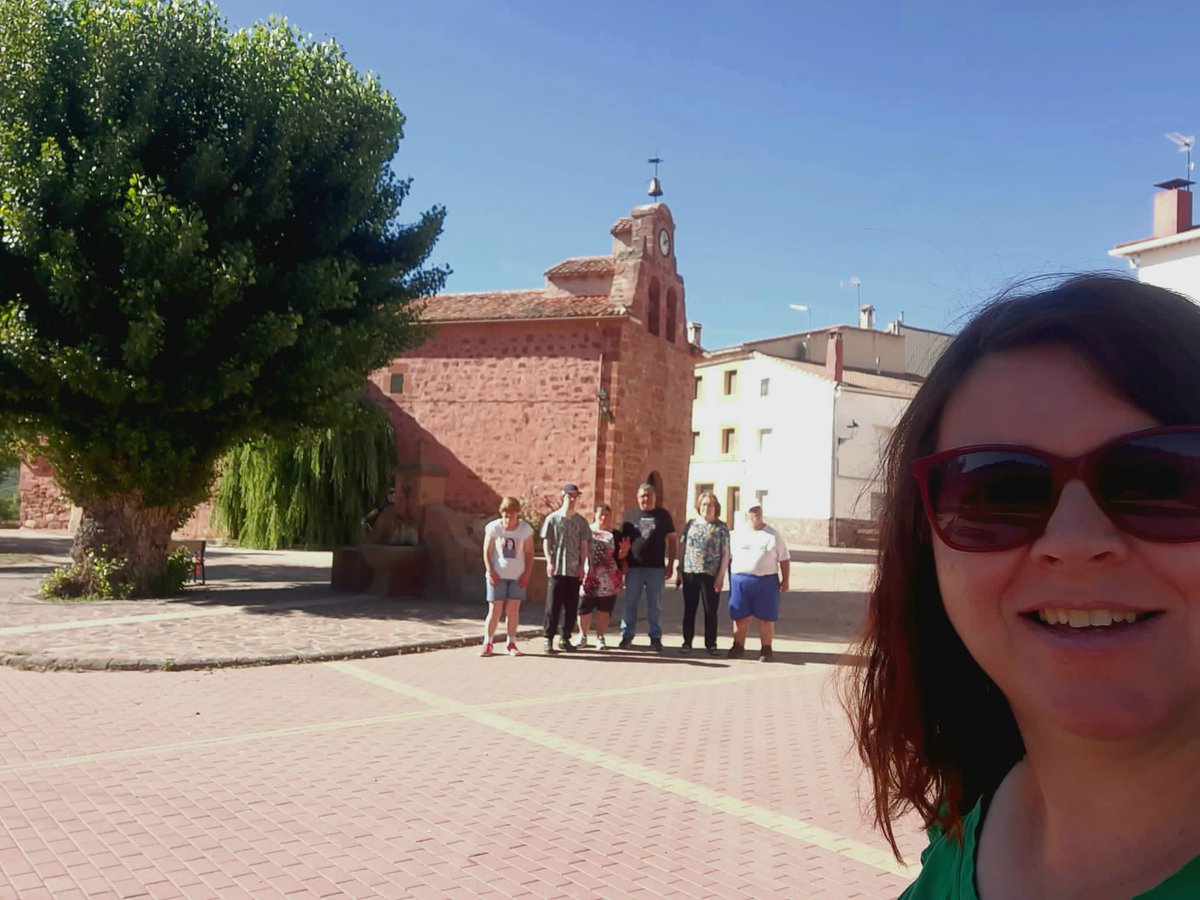 ataditeruel's tweet photo. En ATADI #SierraDeAlbarracín aprovechamos estos días para salir del centro y visitar otros #pueblos o hacer #rutas. En esta ocasión visitamos #Checa y #Chequilla, en la provincia de #Guadalajara, donde posamos con sus características formaciones rocosas. https://t.co/FEEcTx7ym4