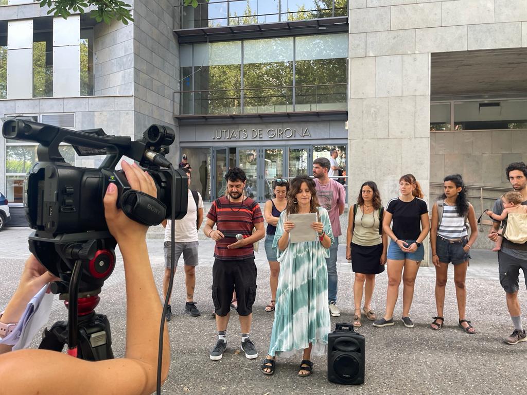 Rebel·lió o Extinció Girona tweet media