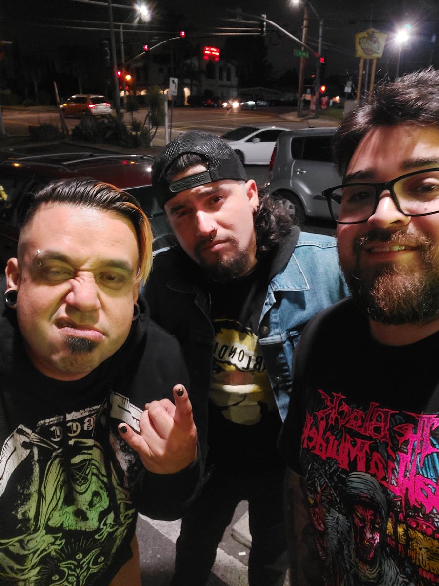 BustedCoffins's tweet photo. #tacoshop munchies after jam session https://t.co/jLjNWyEbpv