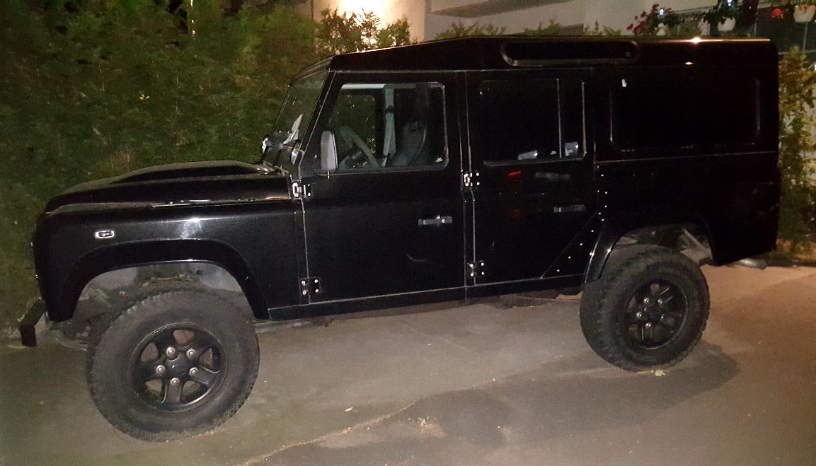 BERLIN, GERMANY: 50 SUVS HIT LAST NIGHT 

Berlin continues to impress! 

"Last night we deflated 50 SUVs in Berlin-Zehlendorf. Politicians in Berlin (especially Senator @schreinermanja) prefer parking lots instead of bicycle lines.

We kindly ask them to change their mind. :)"