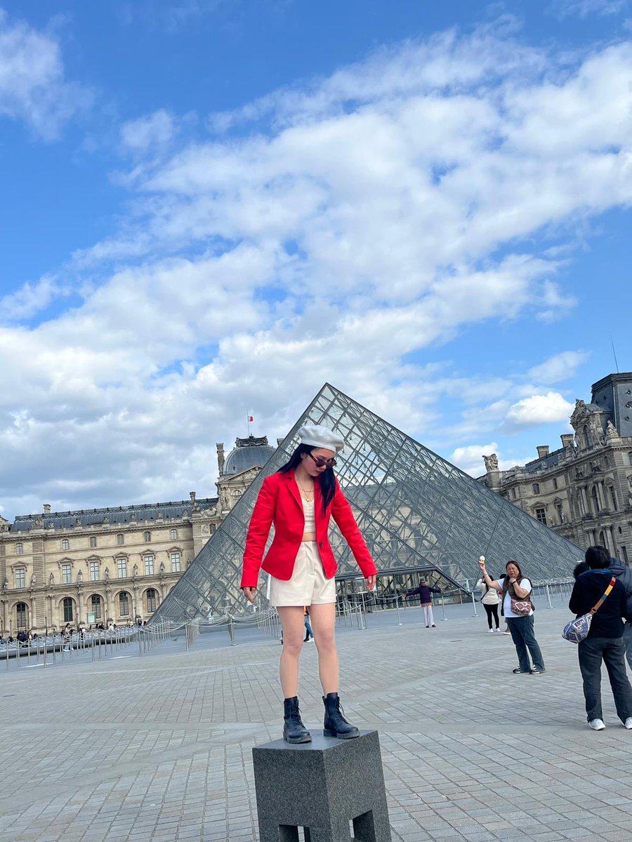 jerauthentic's tweet photo. I louvre you Paris ❤️
#louvremuseum https://t.co/wjZ5xvWh2P