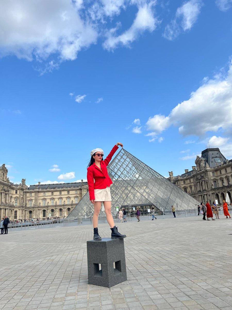 jerauthentic's tweet photo. I louvre you Paris ❤️
#louvremuseum https://t.co/wjZ5xvWh2P
