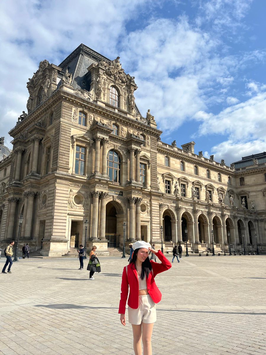 jerauthentic's tweet photo. I louvre you Paris ❤️
#louvremuseum https://t.co/wjZ5xvWh2P