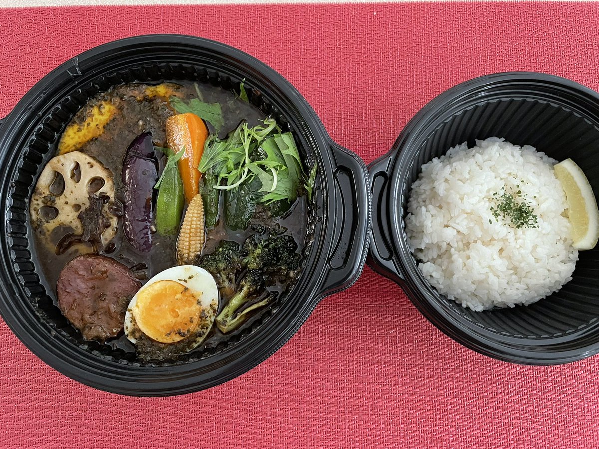 shinjun717's tweet image. しごおわ後、どうしてもスープカレー食べたいからテイクアウトしてきたよ(⑉&amp;gt; ᴗ &amp;lt;⑉)
チキンベジタブル最高👍

#DraDra