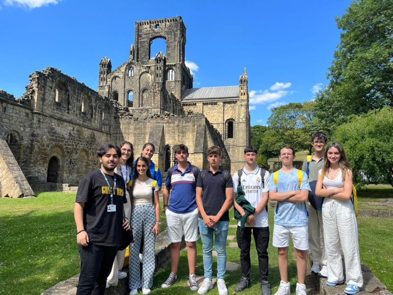 EnglishPathUK's tweet image. What a fantastic day out at Warwick Castle for our English Path students in Birmingham! 🏰😊

Learning English becomes much more fun when you do it while exploring. ⁣  

To learn more, visit our website today: bit.ly/3K68NgO⁣ 

#EnglishPath #WarwickCastle #EPCommunity