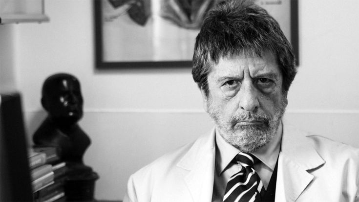 "Ho sempre fatto inchieste o scritto sceneggiature. Nelle inchieste parlano i fatti, nelle sceneggiature i dialoghi e le espressioni dell'attore".

Addio al giornalista, sceneggiatore, conduttore televisivo e scrittore #AndreaPurgatori, aveva 70 anni.

#19luglio.
