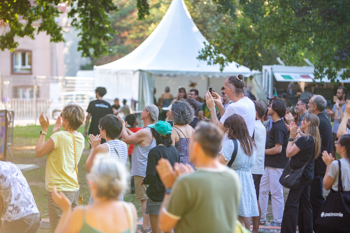 🎉 <a href="/FetesEscales/">Festival Fêtes Escales</a> 2023 ! 🎊
Vous avez été plus de 5000 à vous déplacer au Parc Louis Dupic pour la 25ème édition du festival Fêtes Escales, et ce malgré l'annulation des concerts du 15 juillet en raison des conditions météorologiques 🫶🌳
Merci à tous et à l'année prochaine ! 🎵👇