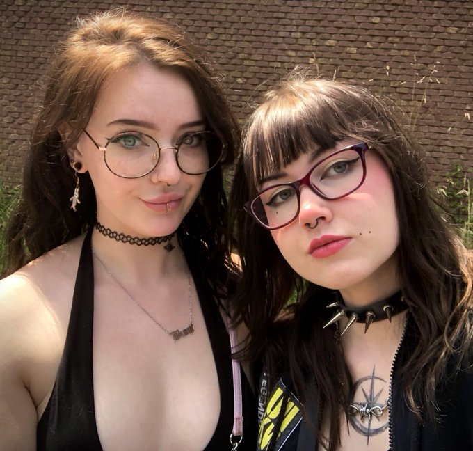 spending summer with the prettiest girl ✨✨✨✨ https://t.co/bimFKX6GV3