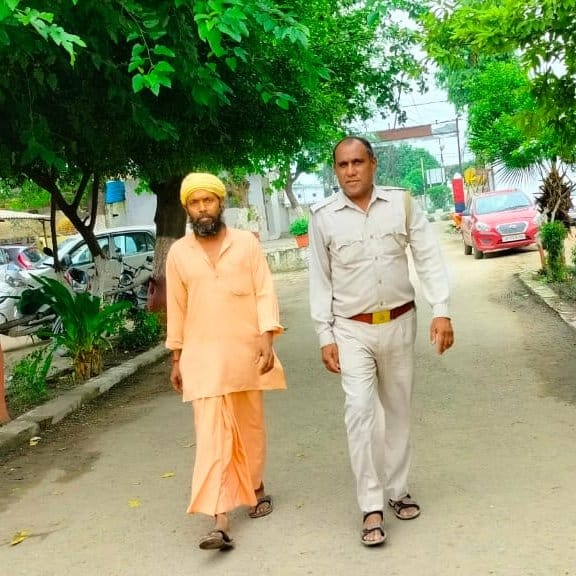 Shocking !! The pujari of Shani Shiv Temple in Meerut, Gurjanath Maharaj who was offering prayers and performing hindu ritual for years turned out to be Ismail. Arrested by UP Police. Further investigation on...