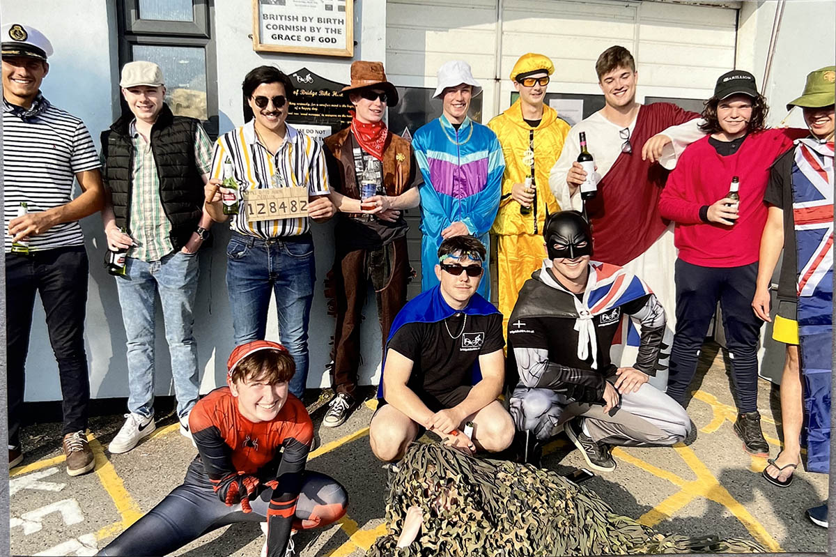 BridgeBikeHire's tweet photo. We've had some interesting outfits over the years, some practical, some just for fun 😂
We also hire bikes, so if you fancy discovering the Camel Trail!
01208 813050

#wadebridge #bikehire #cyclehire #cornwall #padstow #cameltrail ##funatwork #workingincornwall #fancy #fancydress https://t.co/KCRRPZYc07