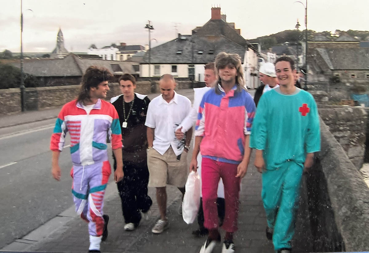BridgeBikeHire's tweet photo. We've had some interesting outfits over the years, some practical, some just for fun 😂
We also hire bikes, so if you fancy discovering the Camel Trail!
01208 813050

#wadebridge #bikehire #cyclehire #cornwall #padstow #cameltrail ##funatwork #workingincornwall #fancy #fancydress https://t.co/KCRRPZYc07