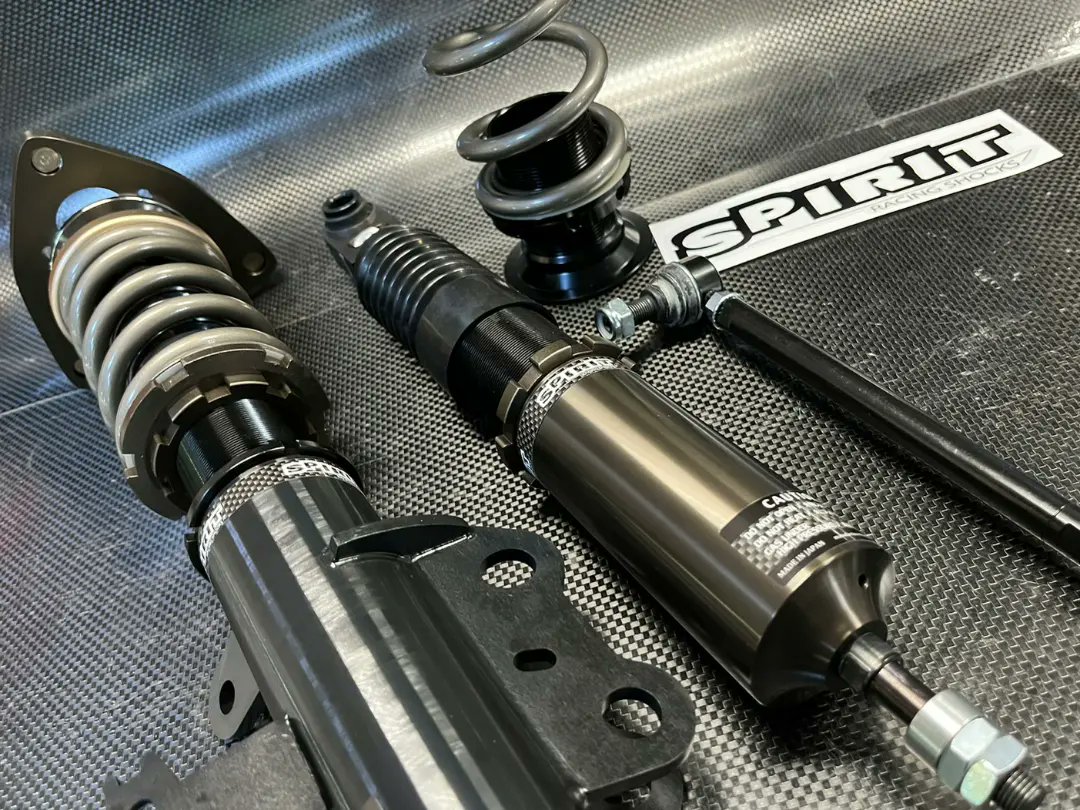 SPIRIT_SSP_SPL's tweet photo. SPIPIT車高調製造現場より
新型プリウス ZVW60
街乗り、ワインディング、高速道路を
快適に、しなやかにドライブできる
ダンパーをバネ、減衰を考慮して、
製作させていただきました!
ご注文ありがとうございます!
#PRIUS
#プリウス
#ZVW60
#車高調
#SPIPIT
#SSP
#感謝 https://t.co/okhemWbUEG