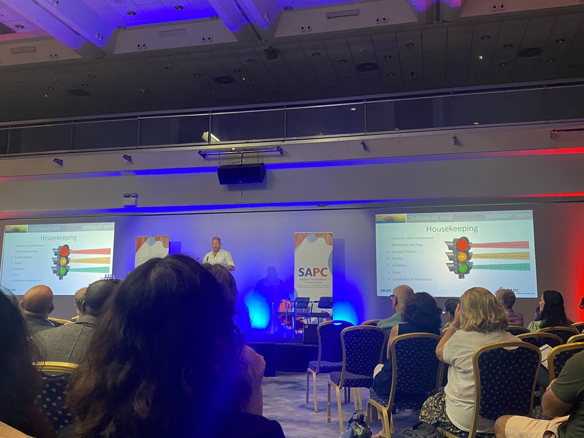 Eefje_de_Bont's tweet image. Can I just say that I absolute love the way they’re dealing with different levels of comfort in social distancing using a traffic light system!

#sapc2023 #covid19 @sapcacuk