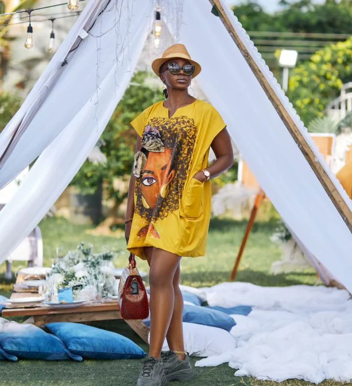 GrassrootsNg's tweet image. Happy 52nd Birthday To Nigerian Actress, Kate Henshaw.

A fitness enthusiast and a happy soul.
God bless your new age Queen!

#grassrootsnews #grassrootsng #katehenshaw