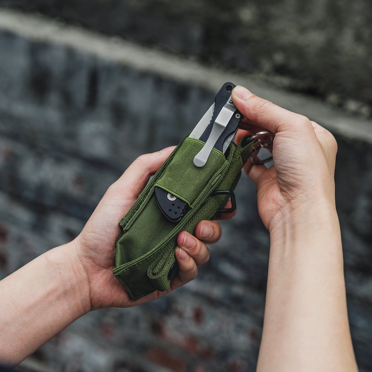 This tactical pouch is just the right size for keeping the smaller items secure and handy. 
#edc 
#edcstuff 
#edcphotography 
#edcgear 
#edccommunity 
#edccarry 
#edcdump 
#edclife 
#tacticalgeek 
#edctools 
#edcdaily 
#edcpocketdump 
#edcpouch 
#multitooledc https://t.co/lo75DnhQ78