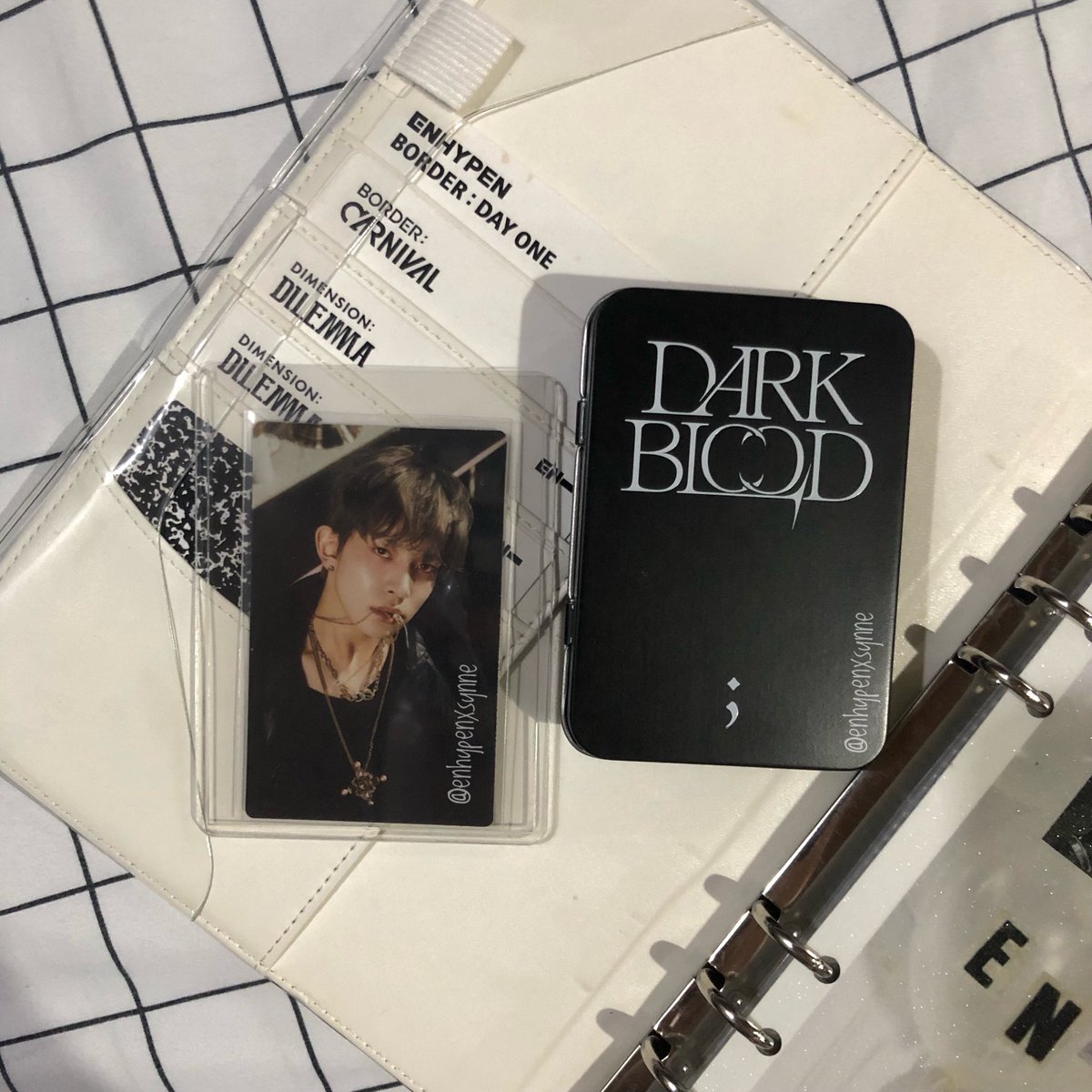 enhypenxsynne's tweet photo. .
⋆ ˚。⋆୨୧˚ #engenexsynne ˚୨୧⋆。˚ ⋆
💝 enhypen dark blood merch
— photo card & tin case set items
♡˗ˏ✎ : thank you @_dayscart for the secured packaging & cute freebies. looking forward for our future transactions! *ೃ˚➶ 。˚
·˚ ༘₊· ͟͟͞͞꒰➳ #_fromday ˚ ༘♡ ·˚ ₊˚ˑ༄ؘ https://t.co/qsjD7R4vrw