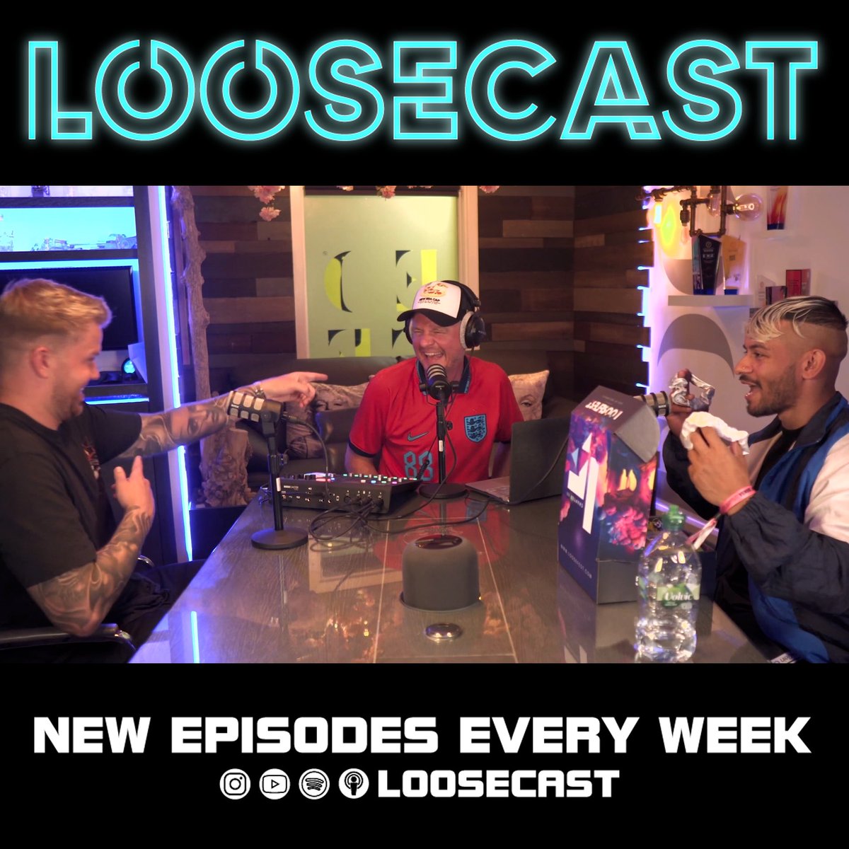 LooseCast my new podcast! Episode 1 with Schak is out now 🚨