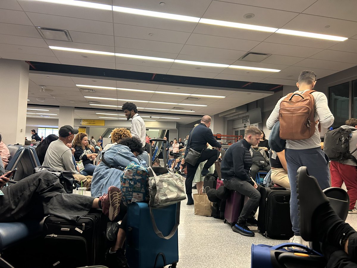 theejoed's tweet photo. @EddieVanWhalen @hinote24 @HawaiianAir This has been the scene for 17 hours. Would Peter Ingram the CEO think this is acceptable? It’s all about communication and unfortunately, we’ve been misinformed from 9:15 this morning. Shameful @HawaiianAir There are elderly and infants who are at their wits end. #flightdelay https://t.co/3Jmp5IlDQK