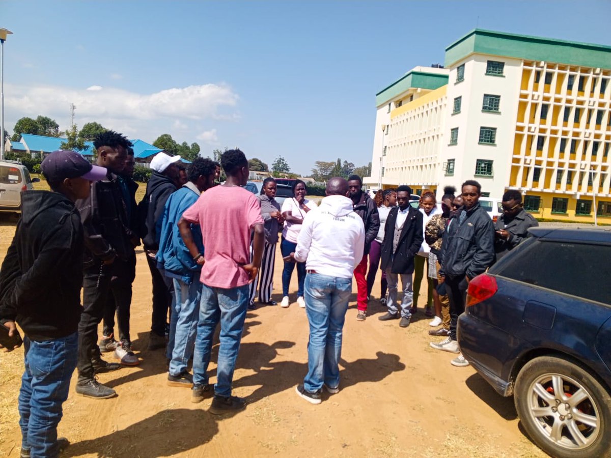 Thee_Val1's tweet photo. We are standing in solidarity for our Environmentalist at the Nanyuki Law Court, who were arrested for protesting against the Killer Nanyuki River. Justice must prevail and our rivers stay clean.

#killerNYKRiver
#FreeNanyuki2 https://t.co/cm1tZ8gs4H