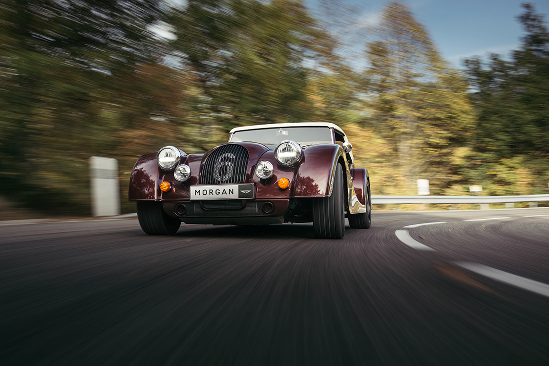 Affascinanti, uniche, veloci - Tra le auto disponibili presso lo showroom Romeo Ferraris spiccano due esemplari di Morgan Plus Six MY23 nuove in pronta consegna.
.
romeoferraris.com/it/news/offici…
.
#romeoferraris #morgan #morganmotor #morgancars