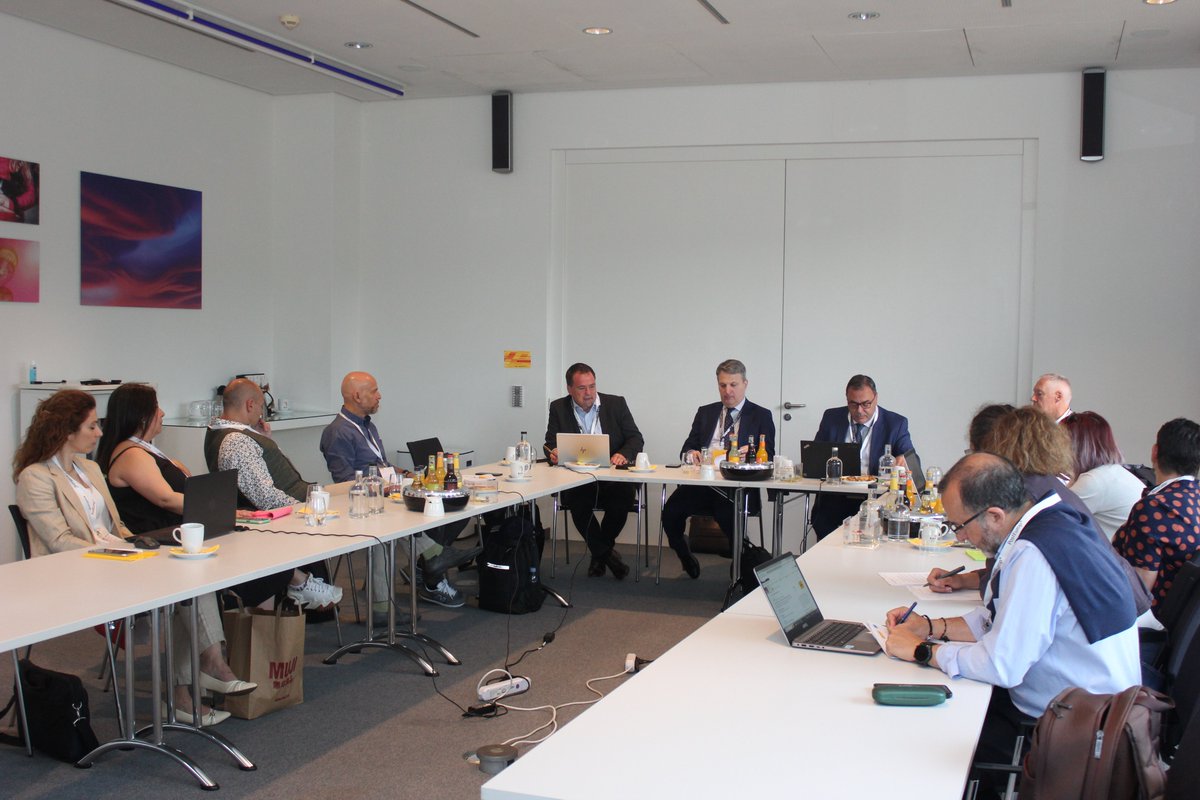 digigreenpost's tweet photo. They set the tone for an innovative and collaborative journey at #DigiGreeNPost 2nd Training Mission at @DeutschePostDHL. #PostalIndustry #DHLInnovationCenter @bkcon_eu @CPIPTIMISOARARO @eurocert @evbb_eu @Slingbv @eapuni @xbellos @CristianDoroba3 @WaqasAhsen2 @iekAKMIedu https://t.co/jmFiZ6CLqI