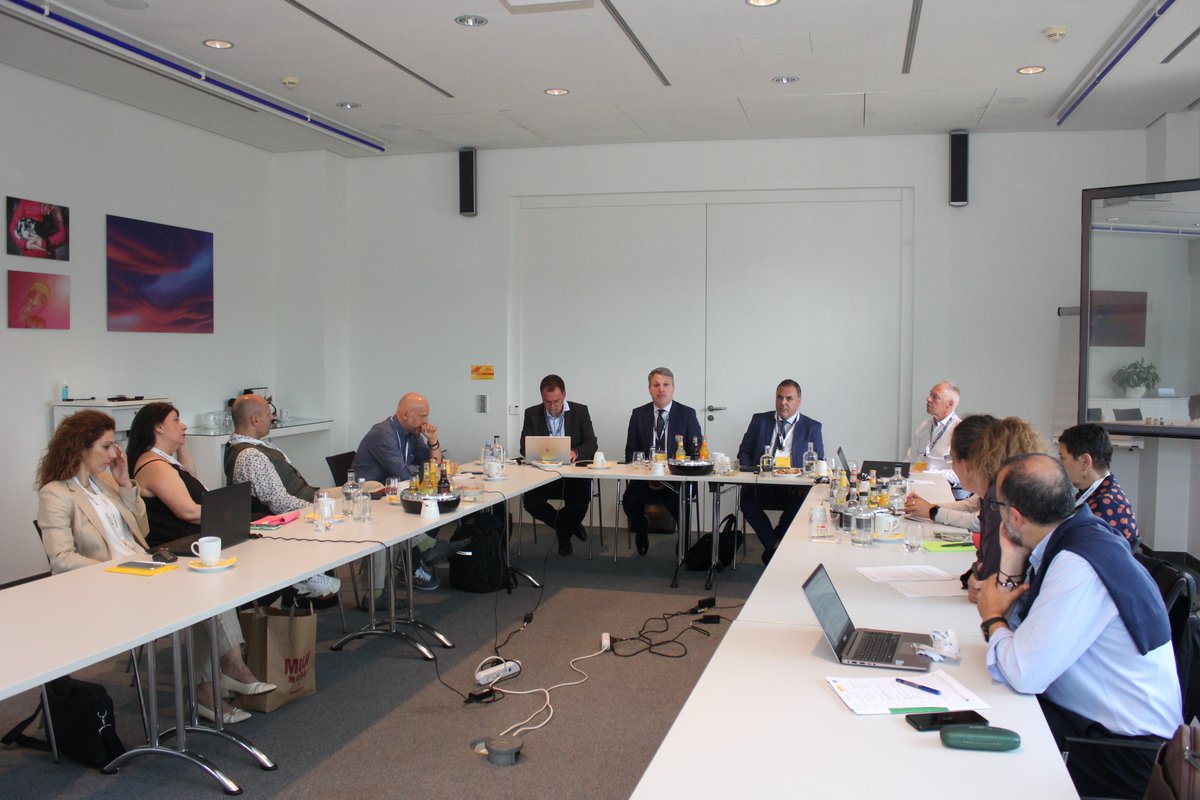 digigreenpost's tweet photo. They set the tone for an innovative and collaborative journey at #DigiGreeNPost 2nd Training Mission at @DeutschePostDHL. #PostalIndustry #DHLInnovationCenter @bkcon_eu @CPIPTIMISOARARO @eurocert @evbb_eu @Slingbv @eapuni @xbellos @CristianDoroba3 @WaqasAhsen2 @iekAKMIedu https://t.co/jmFiZ6CLqI