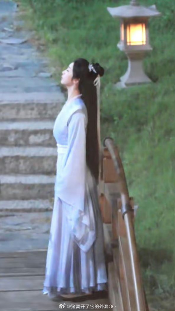 Ellie_Belliee's tweet photo. Sneak peek of xiaotang filming with yang yang for a "record of mortal to immortality". Her character is most likely going to be chen qiaoqian https://t.co/PR11eCZ9Io