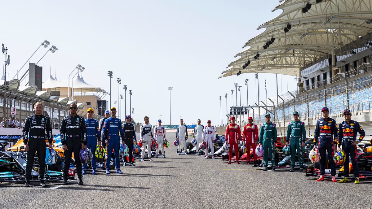 Formula 1's Most Valuable Teams 2023, according to Forbes
1) Ferrari - $3.9b
2) Mercedes - $3.8b
3) Red Bull - $2.6b
4) McLaren - $2.2b
5) Alpine - $1.4b
6) Aston Martin - $1.375b
7) Alpha - $1.125b
8) Alfa Romeo - $900m
9) Haas - $780m
10) Williams - $725m
#F1 https://t.co/v0rVrNzMVM