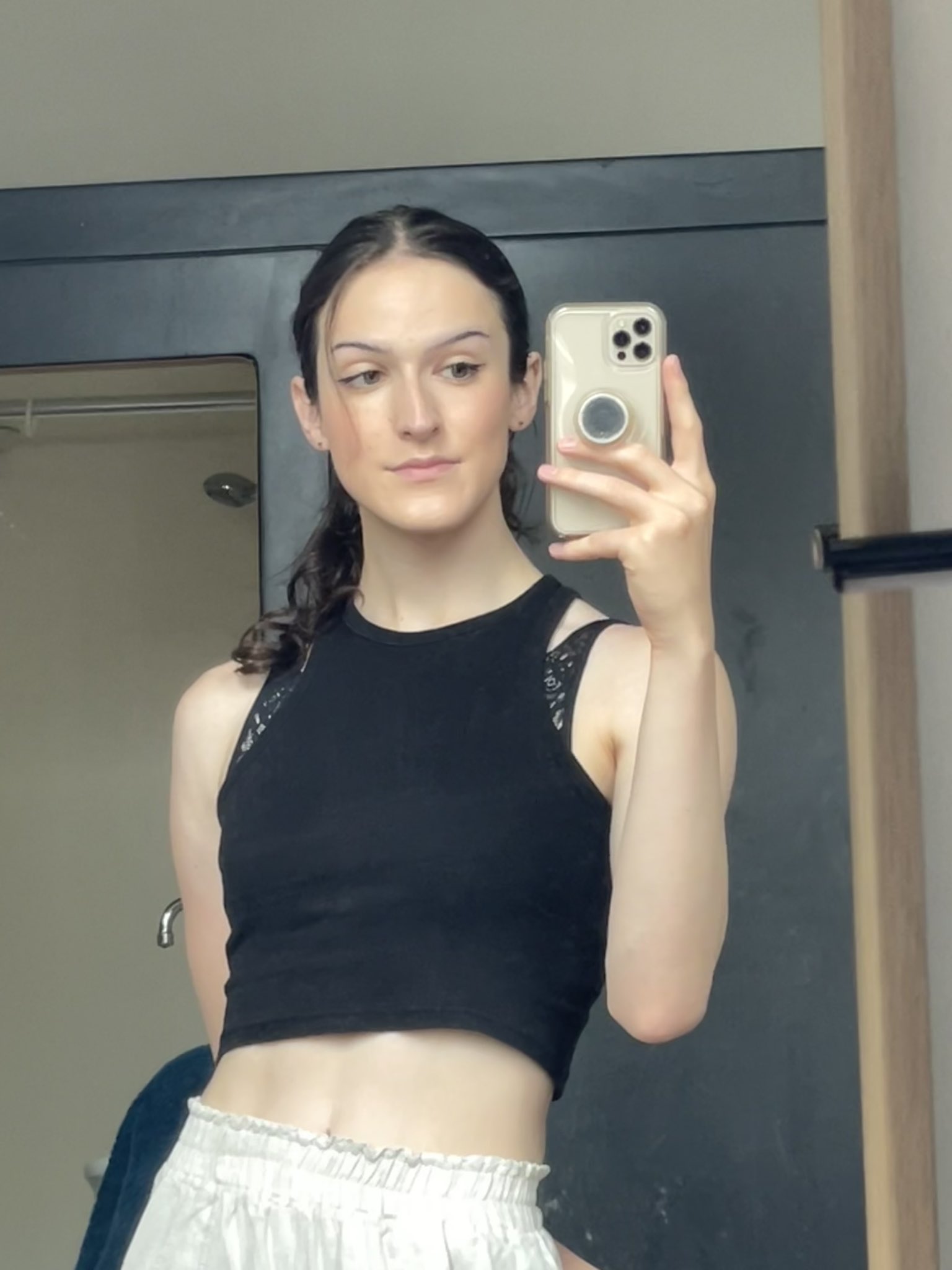 anna worm 🌸 @frogs4girls.bsky.social on Twitter: "gm everybody happy