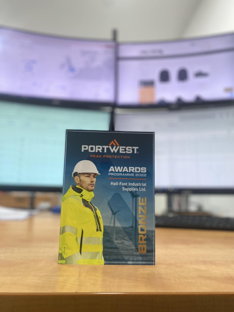 It’s always great to receive an award from a supplier for sales success

And with @Hall_Fast sales with Portwest currently 39.6% up YTD on last year it’s clearly a partnership that is flourishing
hall-fast.com

#WhateverYourIndustryNeedsWorldwide #Portwest #HallFast