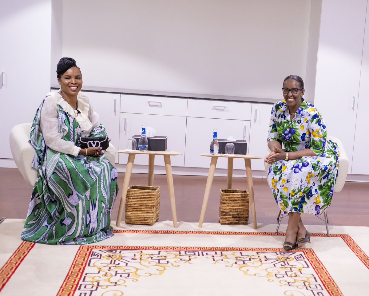 FirstLadyRwanda's tweet photo. Toute bonne cause requiert la mobilisation de tous les cœurs engagés!
Le deuxième jour de la conférence #WD2023, la Première Dame Jeannette Kagame a rencontré son homologue Burundaise @Burundi1stLady S.E Angeline Ndayishimiye, invitée à Kigali pour une discussion sur la réalisation de l’égalité des sexes, et l’importance de l’inclusion pour un développement durable.