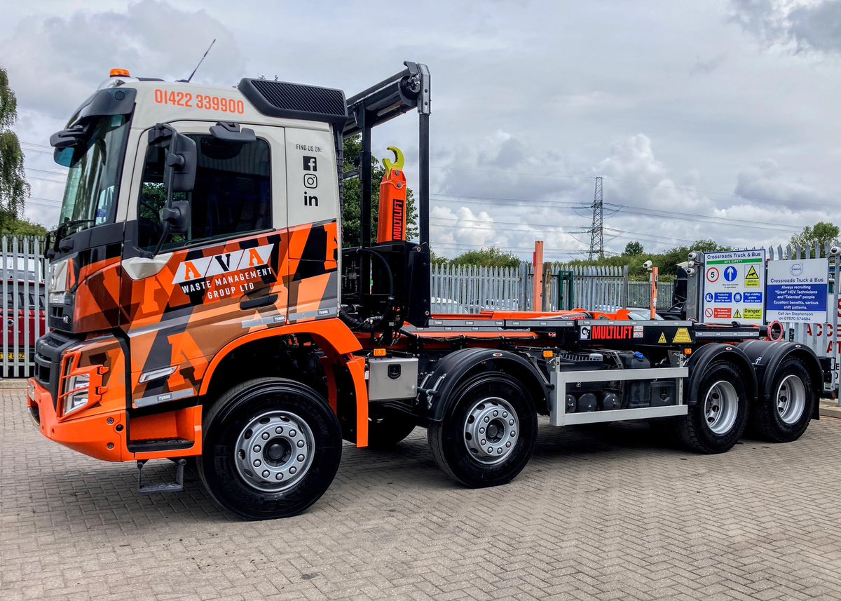 dekbutler2's tweet image. @avawastehalifax take delivery of yet another #Multilift Hookloader. Thanks to Jonny and also Jason @ Crossroads.
#Stunning @HiabOfficialUK @Hiab_USA @Hiabglobal @CrossroadsTruck @VolvoTrucksUK #BuiltToPerform