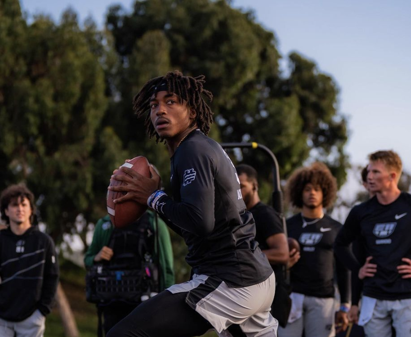 Jones (Fla.) QB Trever Jackson has seen an uptick in his recruitment over the last month. He spoke with Ryan Wright of Recruiting News Guru about the programs talking to him the most, future visits and a decision timeline.

@OMSpiritOn3 has the intel here https://t.co/0pC86LsaO1 https://t.co/MN0U7MOKAb