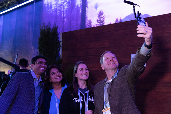 MuleSoft's tweet photo. But first, let me take a selfie 🤳 https://t.co/FtEJgi8JmM