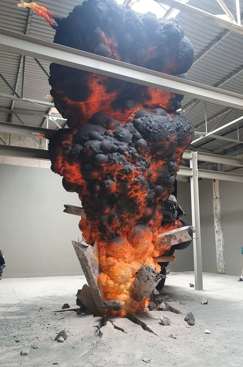 BredaLynch2's tweet photo. β THE OLIGARCH'S NIGHTMARE β #theoligarchsnightmare #GIAF #sculpture #installation by #artist #davidmach @GalwayIntArts #galwayinternationalartsfestival #GIAF2023 #galway #rangerover https://t.co/9fvdpCGvU4