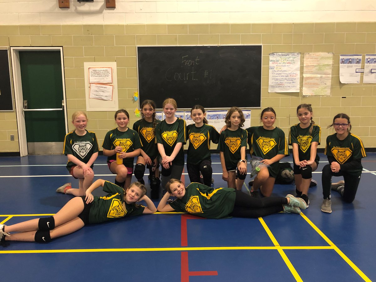 missmmemurphy's tweet photo. Had so much fun coaching the Jr Girls Volleyball team! They worked so hard, coming in second place overall! #PROF501QueensU https://t.co/5lvs1HcvAd