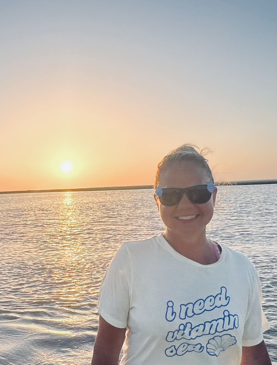 Ollie came along to enjoy family time, fishing, and beautiful sunsets at the bay! <a href="/KISDMcElwain/">McElwain Elementary</a> #Ollieadventures