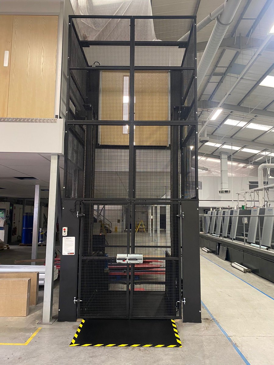 Easily transport goods from ground level up with a #PennyHydraulics #Goodslift
Designed and manufactured to the highest standards at our factory in #Derbyshire, we offer bespoke solutions with sustainability in mind.

Find out more: zurl.co/r6Vv