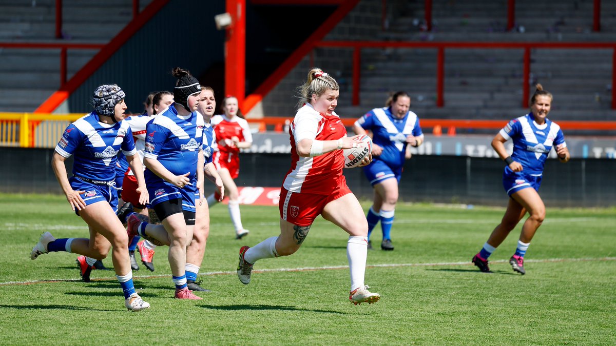 hullkrofficial's tweet photo. On the hunt for Silverware 👊

Our Women head over to face Thatto Heath this Sunday with a place in the Women's League Cup final on the line! 🆚⚔️

#UpTheRobins 🔴⚪️ https://t.co/sxismEFF44