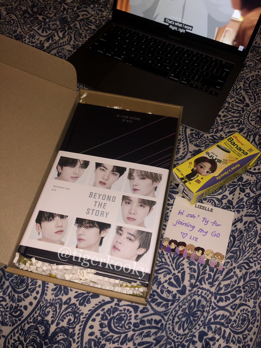 tigerkooky's tweet photo. look at what arrived while i was watching sope’s suchwita ep 😭 cried when i held it for the first time 😭 thank you for helping me bring this home, @vantesells 😭 #TYvantesells #tigerkookybudols https://t.co/KqzgEOnSJ6