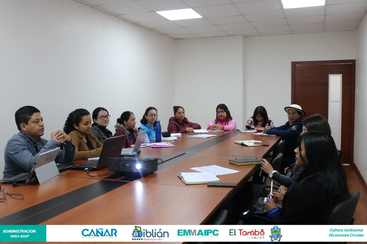 emmaipc's tweet photo. #Emmaipc ♻️💪🏽
Promovemos acciones que nos ayudan a a conservar la biodiversidad y la salud. 👨🏽‍⚕️♻️

El día de ayer participamos en la mesa Intersectorial Cantonal #Biblián en el marco de la " Estrategia Nacional Ecuador Crece sin Desnutrición Infantil. https://t.co/EfIgX154I3