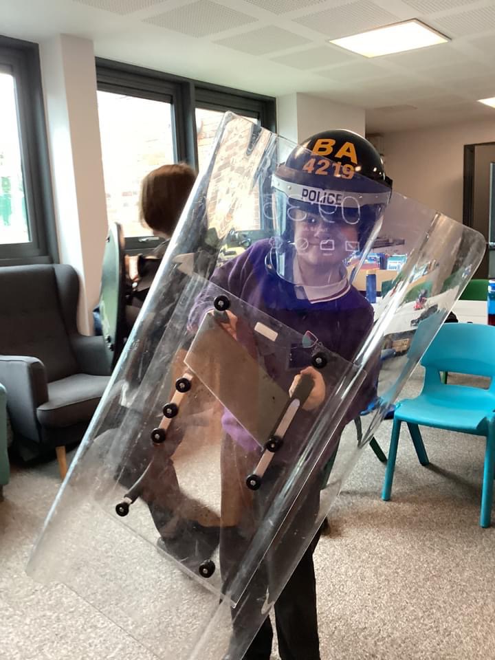A joint visit to Church Lawton School yesterday morning to talk about police kit with PC Weeks from Congleton Neighbourhood Team.
<a href="/PoliceCongleton/">Congleton Police</a> <a href="/cheshirepolice/">Cheshire Police</a> <a href="/CheshirePCC/">Police and Crime Commissioner for Cheshire</a>
