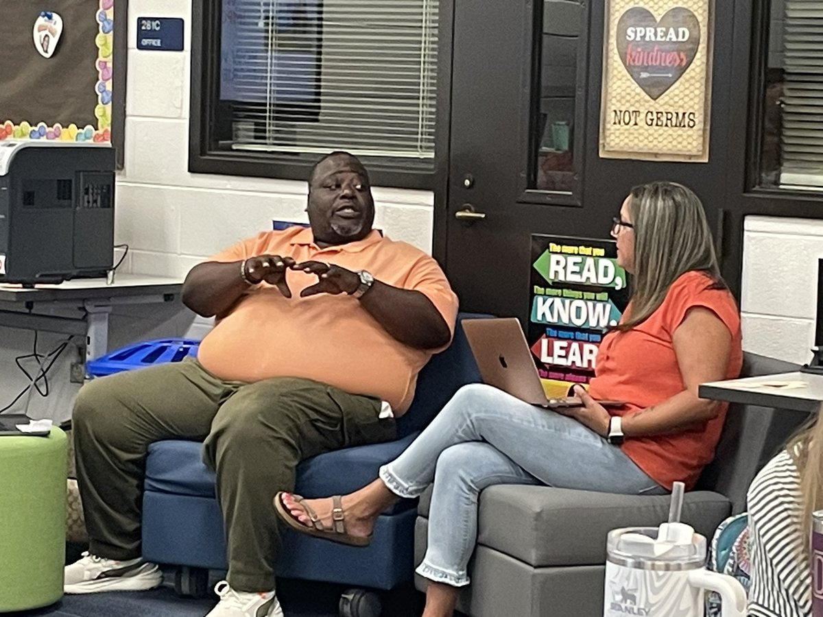 KitKatEDU's tweet image. Day 2 ~ taking a deeper dive!  #EmpowerCSD23 

#opportunitymapping #sced #teachSC #loveSCschools #ConnectedtoLEAD #educoach #edchat #ETCoaches #ForTheLoveOfLearning #PersonalizeSC