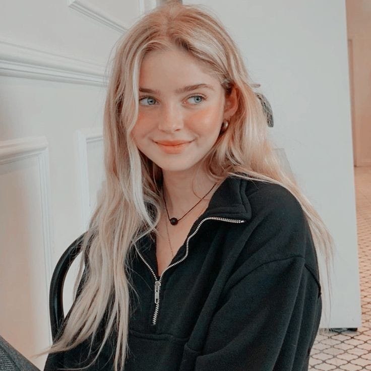 dmtripv's tweet photo. Esta es mi familia

@Dylandmtripv mi hermano, el menor 
@ChrissyCunning0 mi hermana, la del medio
@Tyler_EvansRp mi hija. https://t.co/lFxzWH0qQD