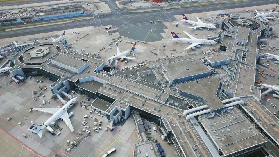 Airplanes in Germany to be supplied with clean electricity during airport stops

Direct grid connection, batteries or hydrogen to replace diesel generators and other fossil options for planes on the ground in new 'ground power directive' 

cleanenergywire.org/news/airplanes…