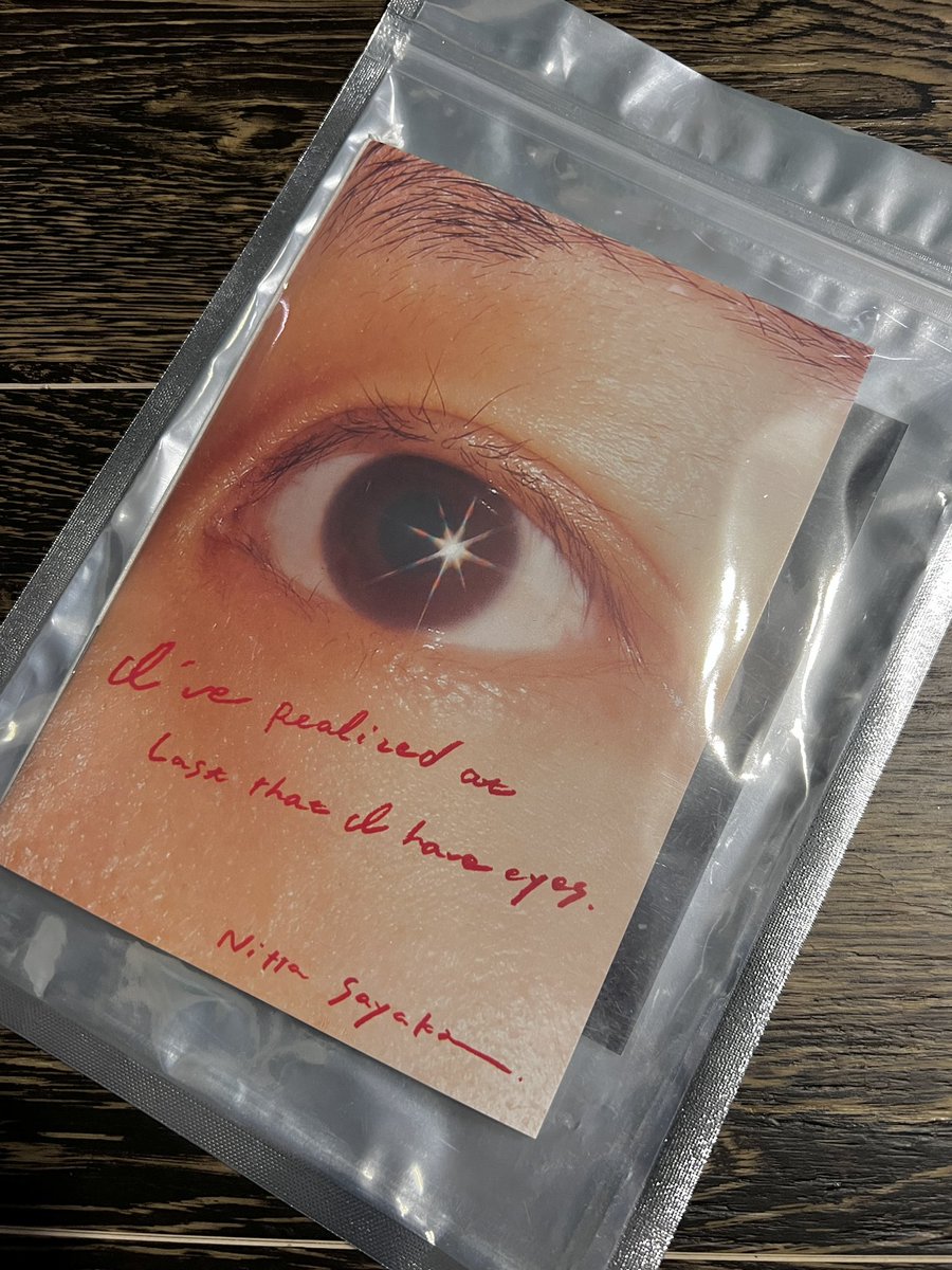 打ち合わせで北浜近くまできたので
アシタノシカクさんの
ASHITA_ROOMの
ZINEの展示へ行ってきた！

面白いクリエイターさんたくさん！

写真集も一冊買っちゃった。

#アシタノシカク
#クリエイター