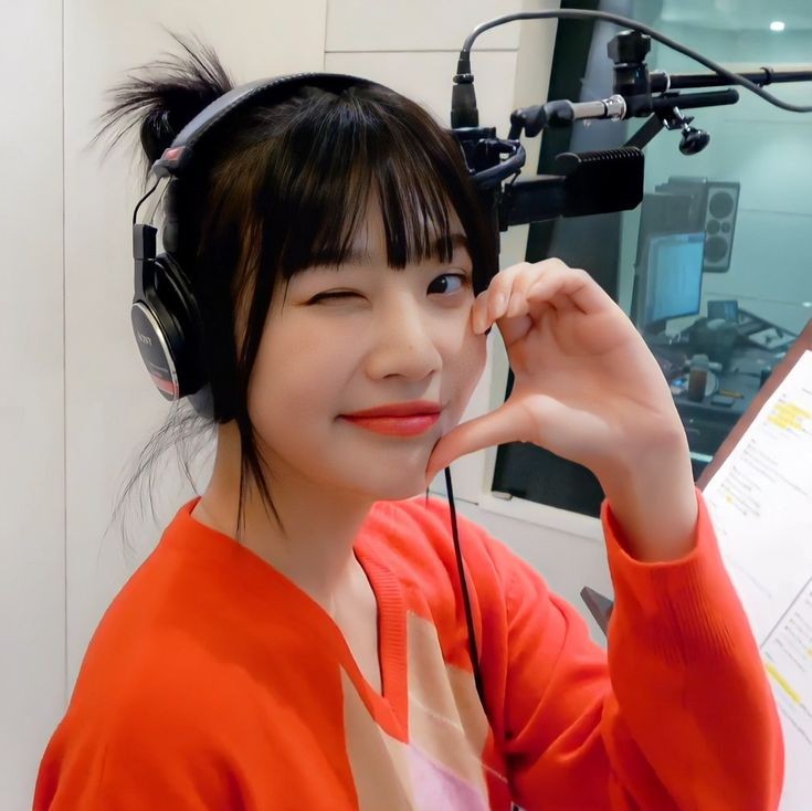 joy gallery tweet media