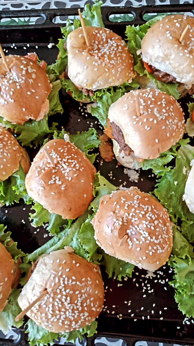 Satisfy your cravings 👨🏽‍🍳 #burgerboy 🍔 #drolufunmilayo #burgerporn #dolar #TourdeFrance #burgers #BurgerTime