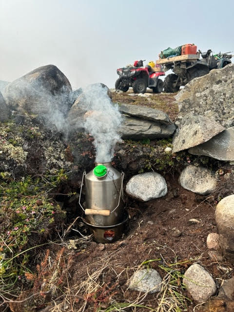 KellyKettle's tweet photo. "How did I survive without a #KellyKettle for this long I don’t know, I use it all the time! This is at big Meliadine Lake outside Rankin Inlet Nunavut in the Canadian Arctic" David J Bond, Hotel Manager &amp; Chef, Turaarvik Inns North
https://t.co/P5teptCTUP 
#Camping #teatime https://t.co/lzSAB9Ct3D